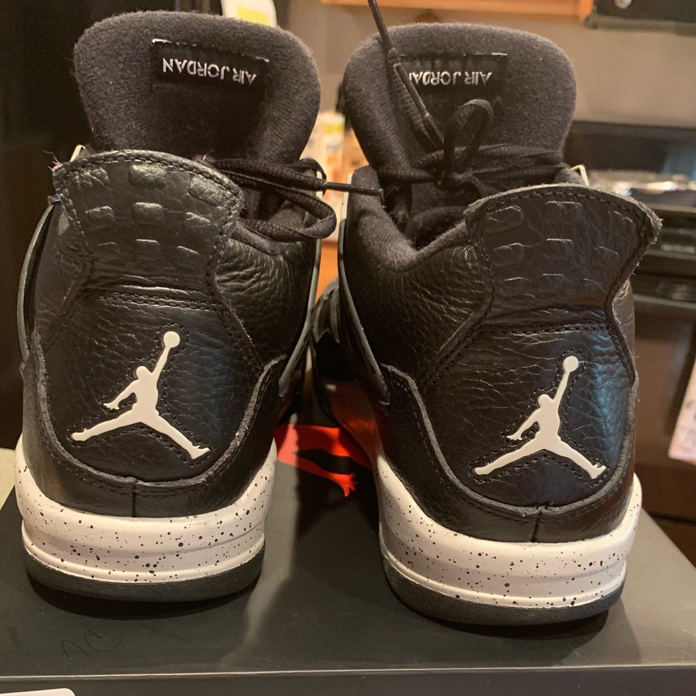 Jordan 4 Oreo - Picture 3 of 6